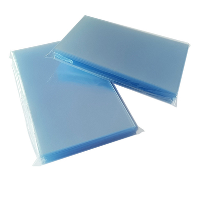 Le jeu de société transparent d'OEM pp gaine la carte Protecter de 72x112mm